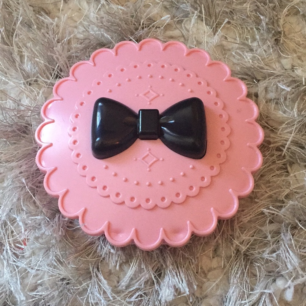 Eyelash case